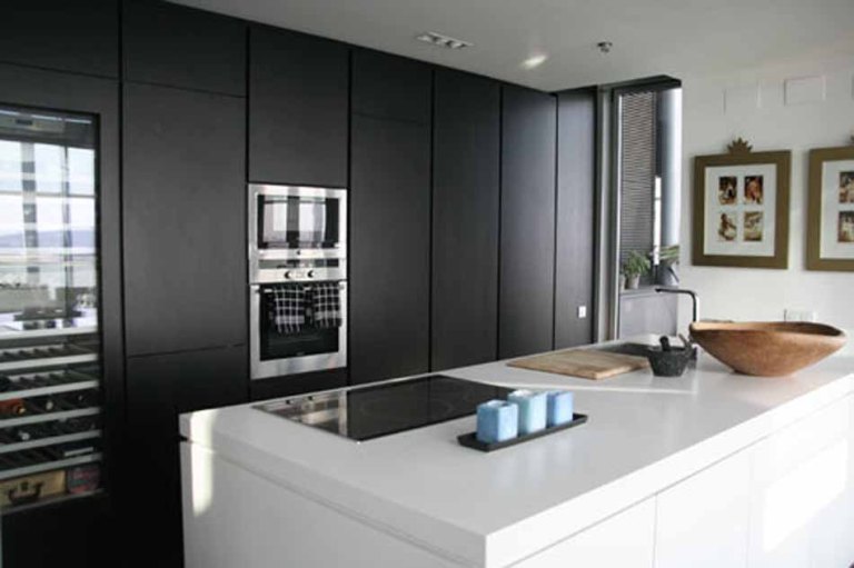 luxury-3-bedroom-duplex -penthouse-for-rent-in-diagonal-mar-kitchen1